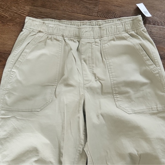 NWT Old Navy High Waisted Pulla Utility Pants in Size Medium - Picture 3 of 8